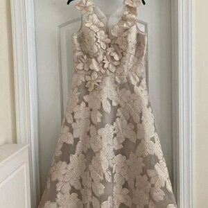 Teri Jon Dress Size 12 New With Tag GORGEOUS Dress Floral Beige V-neck MIDI